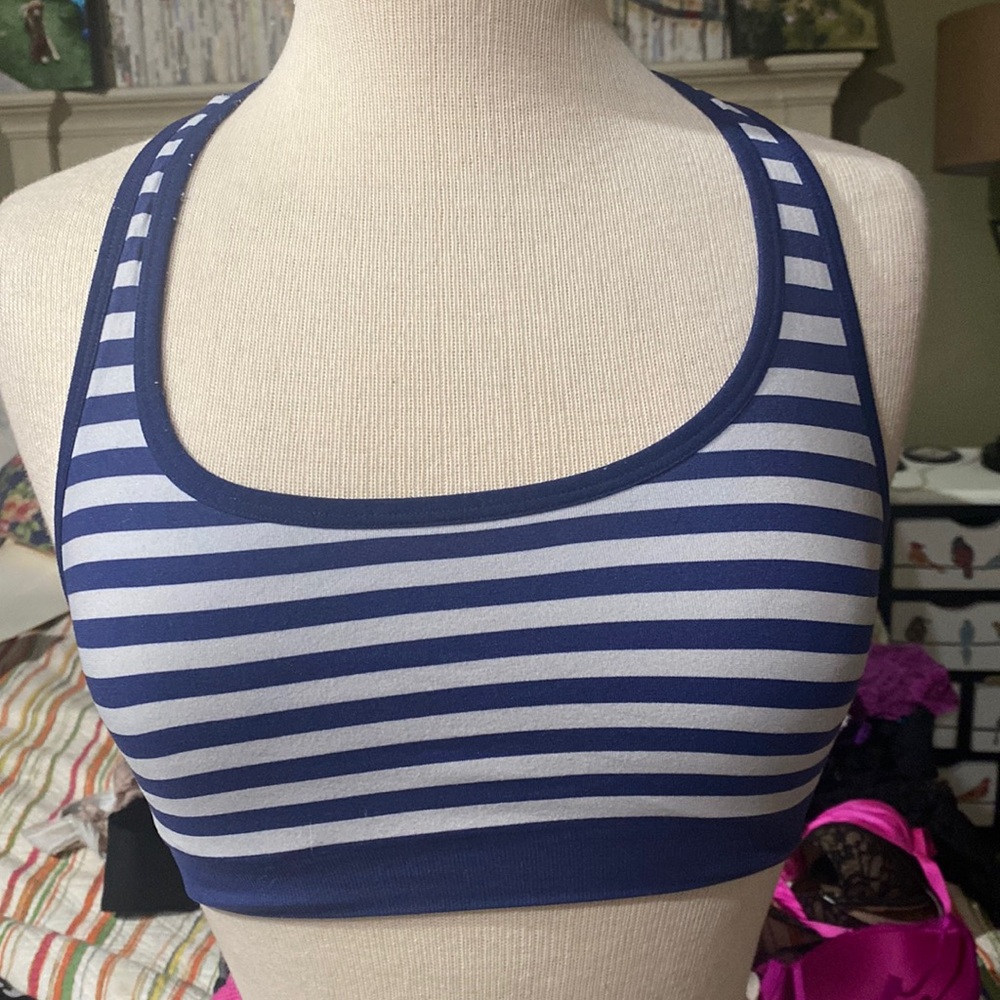 Victoria’s sports bra